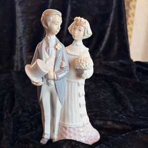 Lladro Wedding Couple Figurine - Gray and Cream